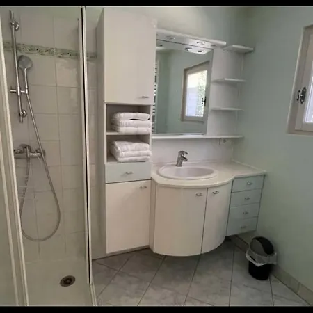 בית נופש Le Cantou, Avec Piscine & Jacuzzi מרטל