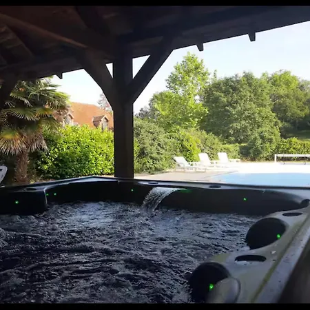 Le Cantou, Avec Piscine & Jacuzzi בית נופש